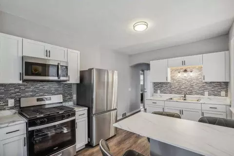 2116 W Atkinson #2116A, Milwaukee, WI 53209