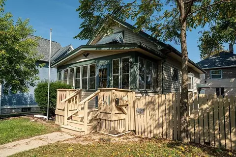 2054 S 77th #2056, West Allis, WI 53219