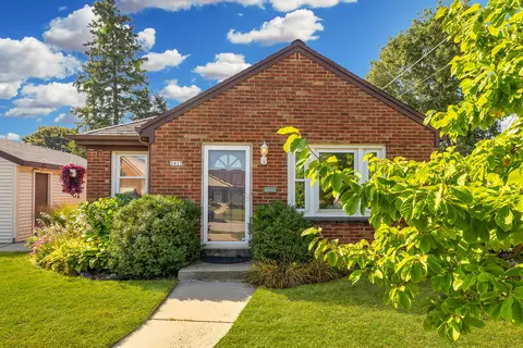 1617 E Norwich, Saint Francis, WI 53235