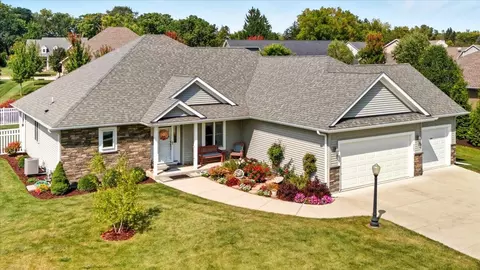 2201 Ravenswood, Burlington, WI 53105