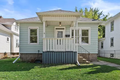1011 Arthur, Racine, WI 53405