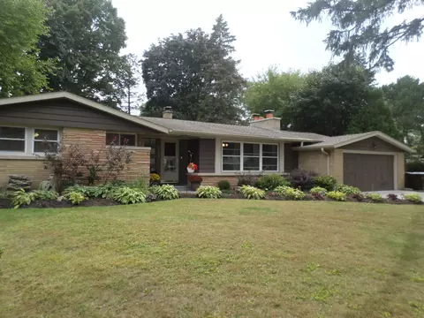 3418 Kensington, Elmwood Park, WI 53405