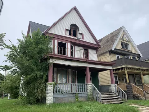 2230 W Clarke #2232, Milwaukee, WI 53206