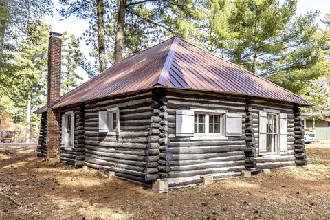 w6745 Woodland Road, Millston, WI 54643