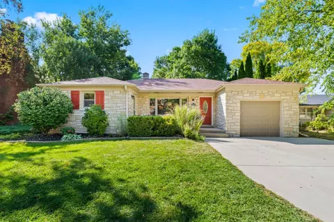 2647 N Swan, Wauwatosa, WI 53226