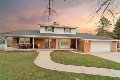 7118 N 124th, Milwaukee, WI 53224