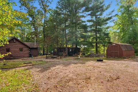 n4370 Lake Road, Hewett, WI 54456