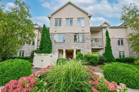 1717 W Green Tree #207, Glendale, WI 53209
