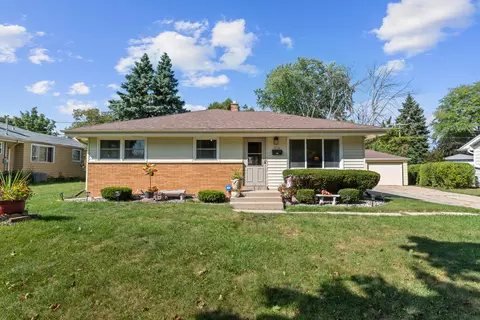 8220 W Lynmar, Milwaukee, WI 53222