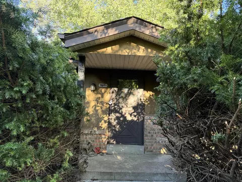 1606 S Wildwood, New Berlin, WI 53151