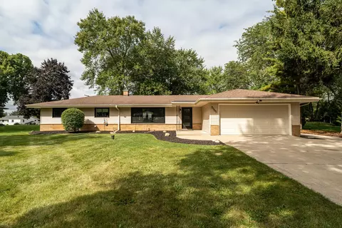 3565 Sunny Crst, Brookfield, WI 53005