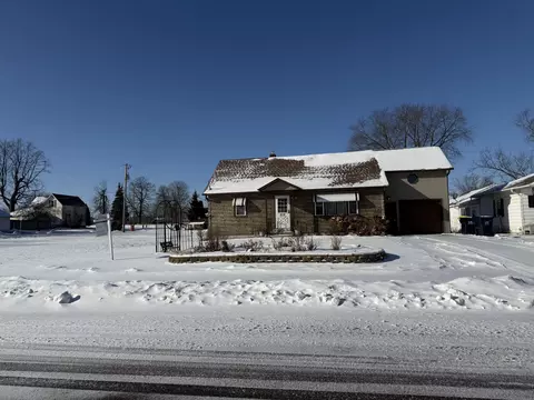 813 Hickory St, Mauston, WI 53948