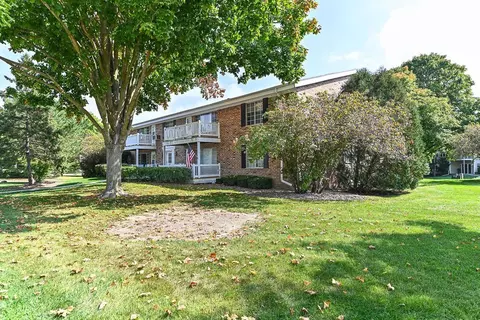 157 Linden #8, Thiensville, WI 53092