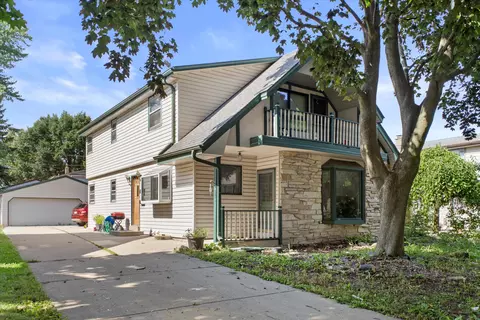 5829 S Delaware, Cudahy, WI 53110