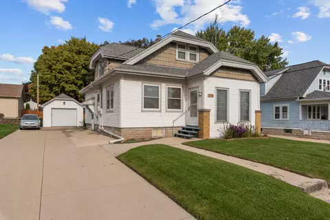 1708 Monroe #1710, West Bend, WI 53090