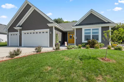 401 Chapel Hl, Johnson Creek, WI 53038