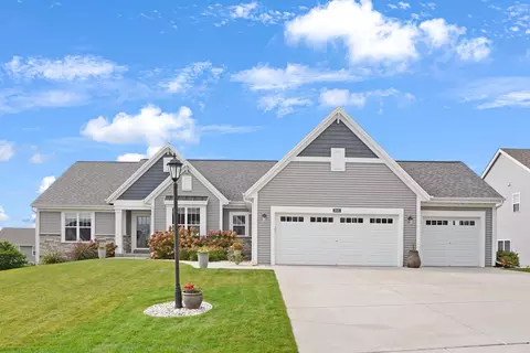 3637 Olde Howell, Waukesha, WI 53188