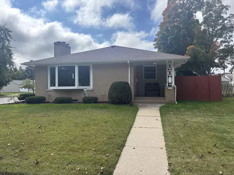 3501 Meadow, Manitowoc, WI 54220