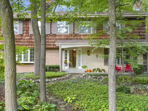 5004 Singing Trees, Racine, WI 53406