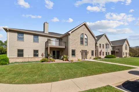 906 Oconomowoc, Oconomowoc, WI 53066