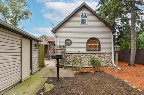 815 S 98th, West Allis, WI 53214