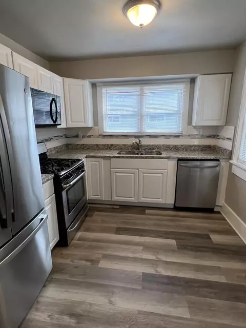 4233 W Sieben, Milwaukee, WI 53216