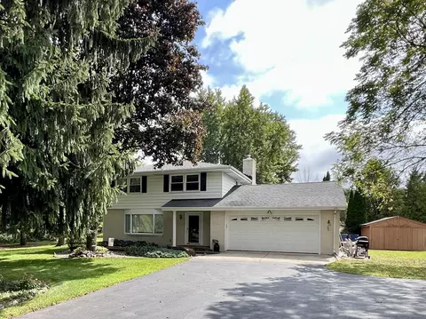 1241 Westwood, Grafton, WI 53024