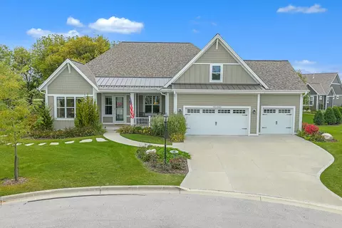 n111w5920 Carolyn, Cedarburg, WI 53012