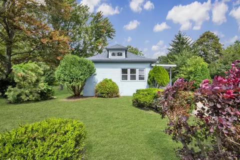 32500 Bassett, Randall, WI 53105