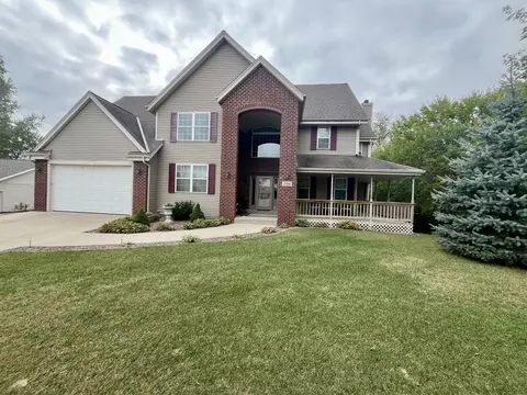 2756 Kingfisher, West Bend, WI 53095