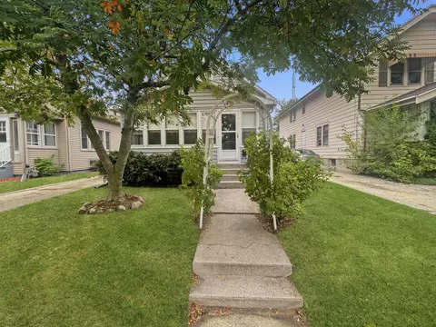 1013 S 25th, Manitowoc, WI 54220