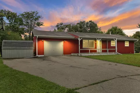 2340 N Browns Lk, Burlington, WI 53105