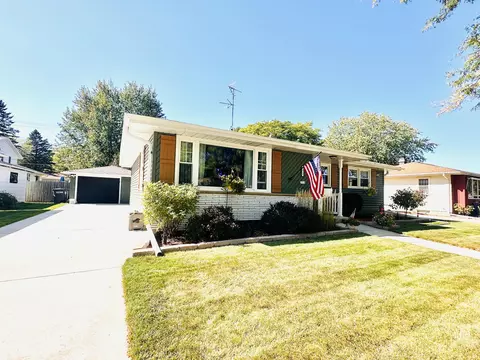 2918 S 17th, Sheboygan, WI 53081