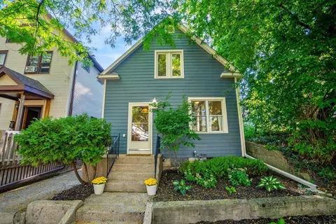 2471 S Wentworth, Milwaukee, WI 53207
