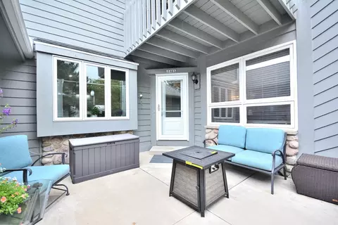 15605 W W Rdg, New Berlin, WI 53151