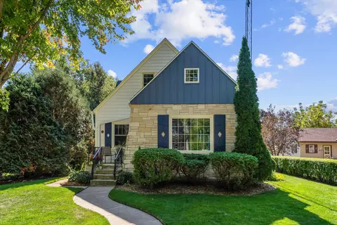229 Russell, Hartford, WI 53027