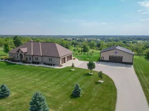 33259 Ridge, Burlington, WI 53105