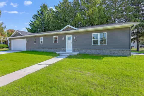 2205 Kellner, Manitowoc, WI 54220