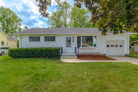 427 Pine, Hartford, WI 53027