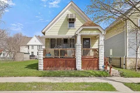 526 W Hadley, Milwaukee, WI 53212
