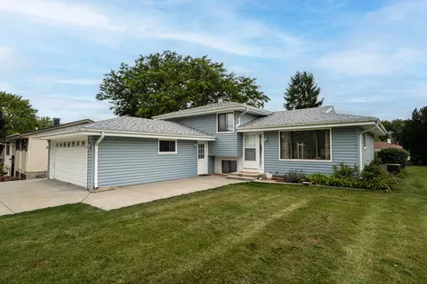 114 Carpenter, Mukwonago, WI 53149