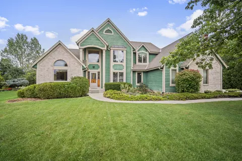 5232 W Princeton Pnes, Franklin, WI 53132
