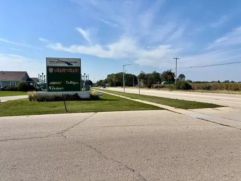 2705 E Washington, West Bend, WI 53095 photo 3