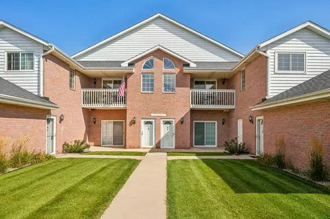 n25w24117 River Park #2, Pewaukee, WI 53072