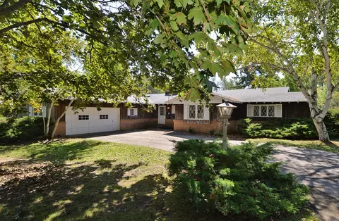 309 E Point Vw, Wind Point, WI 53402