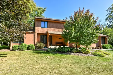 10600 N Stratford, Mequon, WI 53092