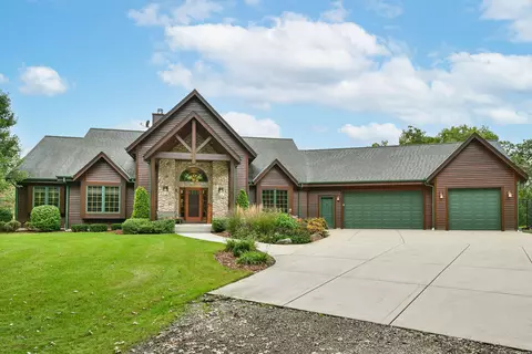 w5200 Bluff Road, Eagle, WI 53119