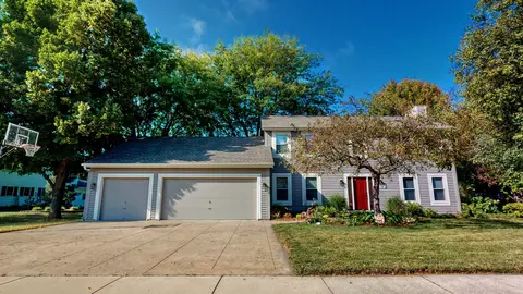 940 Old Tower, Oconomowoc, WI 53066