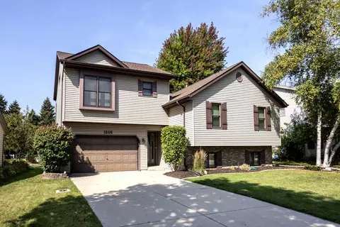 1208 N Glenwood, West Bend, WI 53090