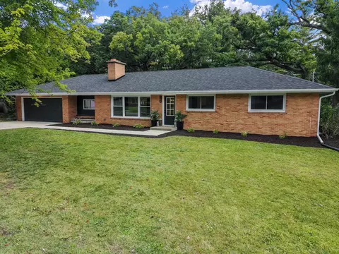 1199 Rolling, Lake Geneva, WI 53147